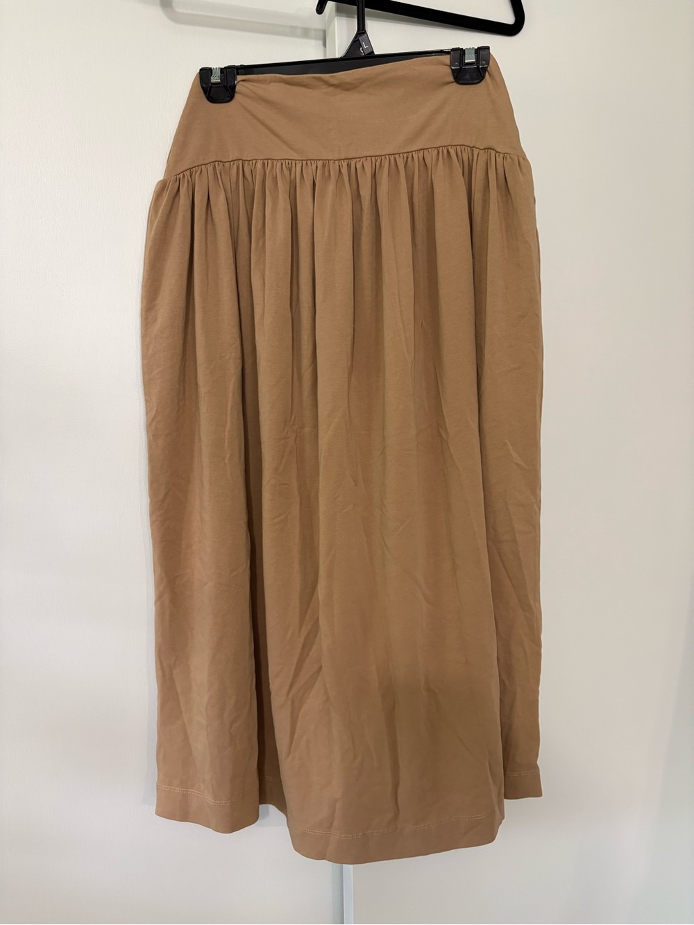 Mono B women’s size small tan midi length side slit comfy stretchy skirt